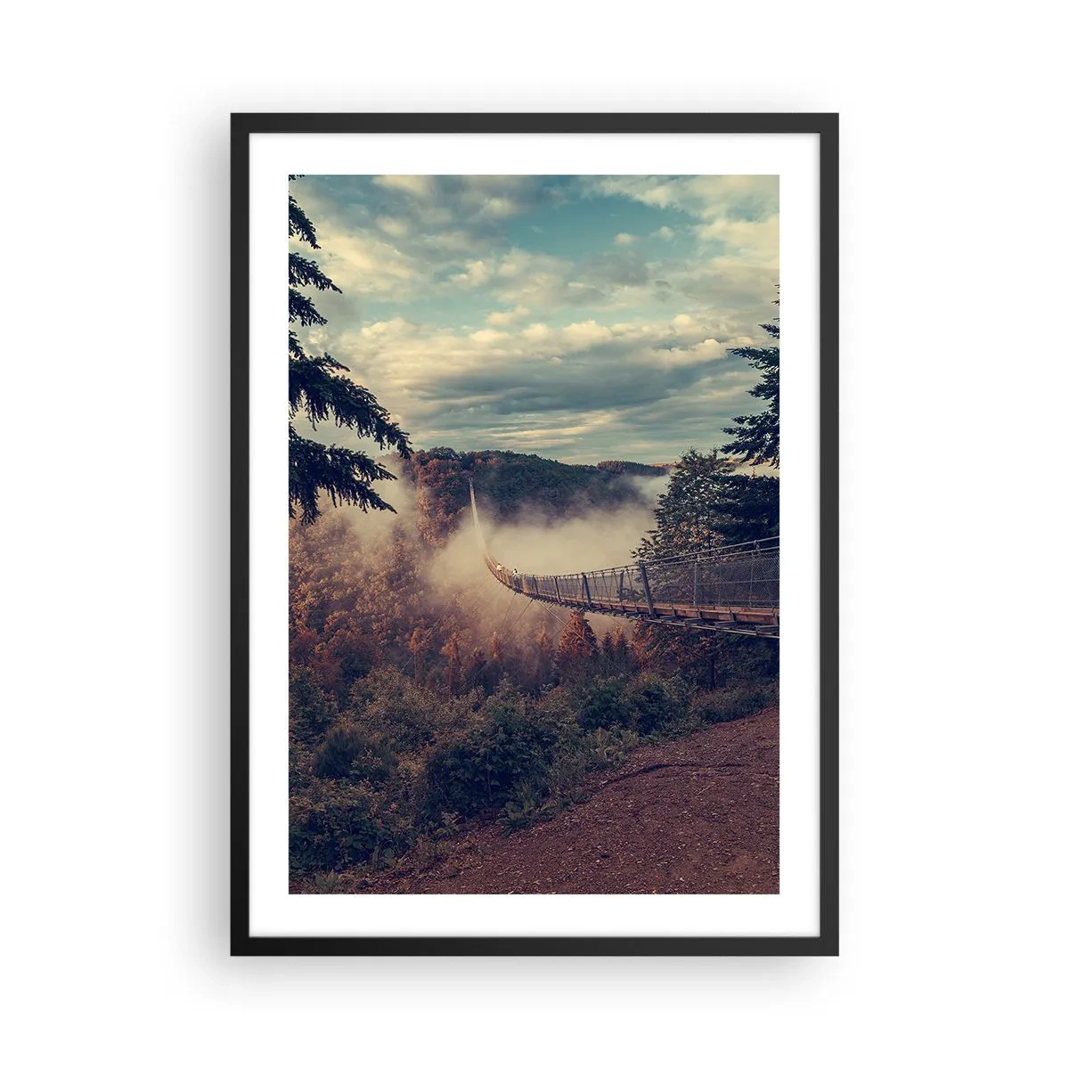 Pôster com moldura preta - Uma ponte suspensa entre montanhas enevoadas ao pôr do sol - 50x70cm - Na floresta de outono - Decoração de parede moderna para a sala de estar e quarto ARTTOR