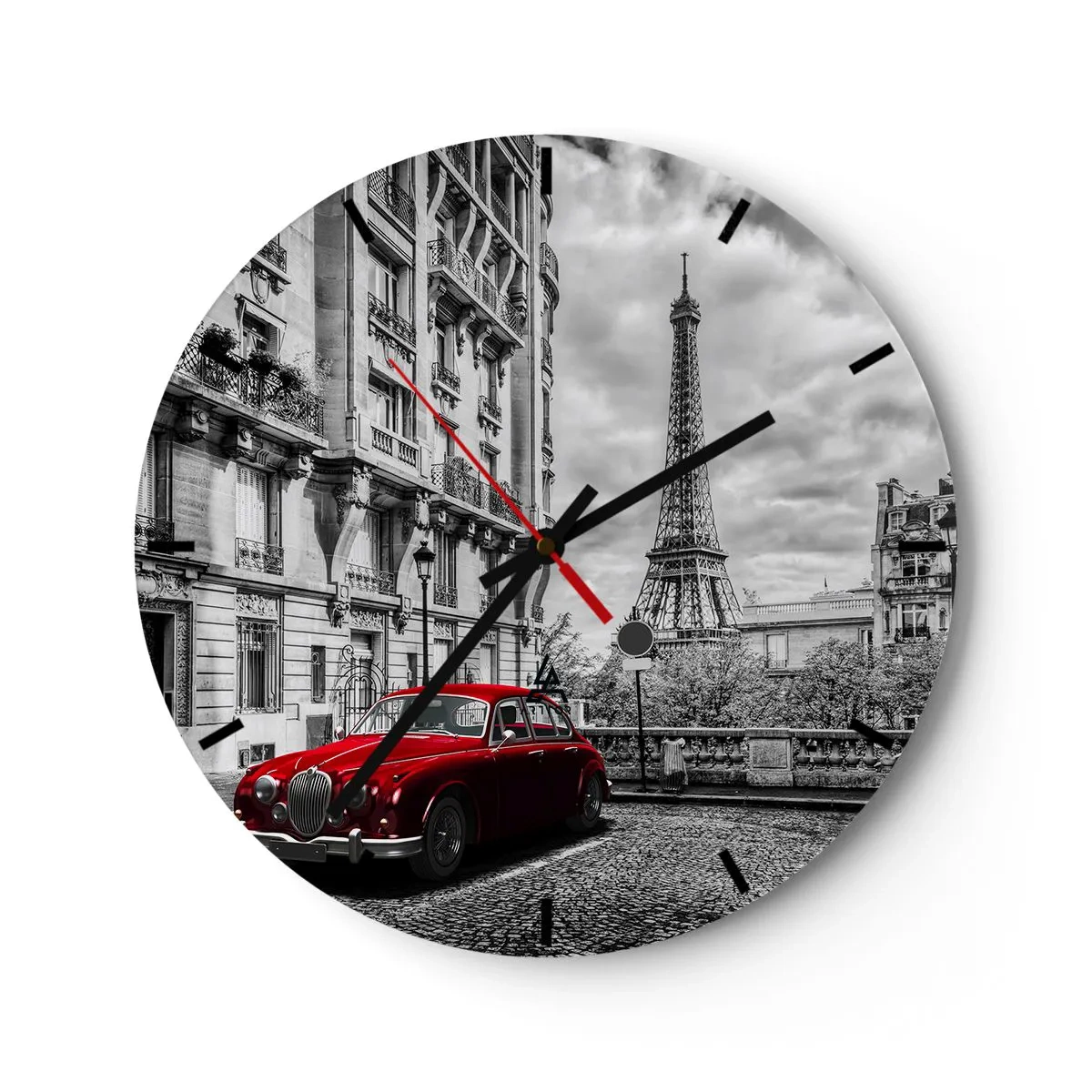 Relógio de parede - Relógio em vidro - Vista em preto e branco da Torre Eiffel com um carro retrô vermelho - 30x30cm - Predador na cidade - Decoração de parede moderna para a sala de estar, cozinha e quarto ARTTOR