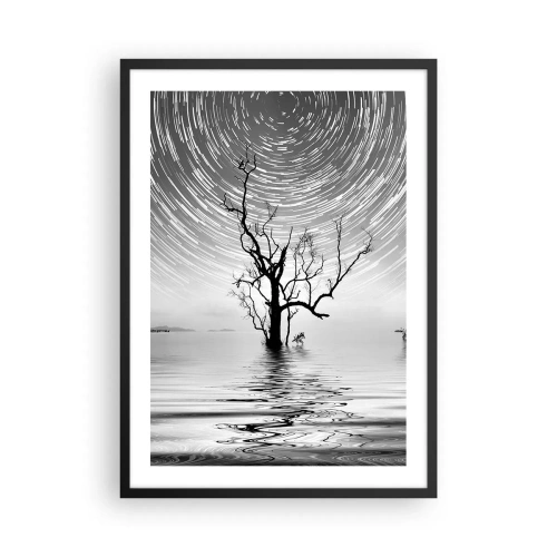 Pôster com moldura preta - Estrela gira sobre uma árvore solitária na água - 50x70cm - Sinfonia da natureza - Decoração de parede moderna para a sala de estar e quarto ARTTOR