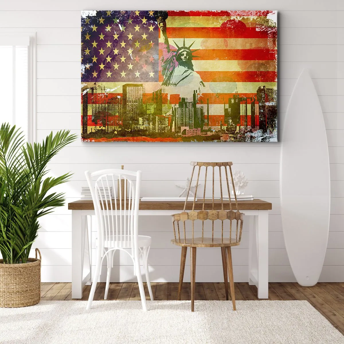 Quadro em tela - A Estátua da Liberdade tendo como pano de fundo a bandeira americana e o horizonte da cidade - 70x50cm - Viva a América! - Decoração de parede moderna para a sala de estar e quarto ARTTOR