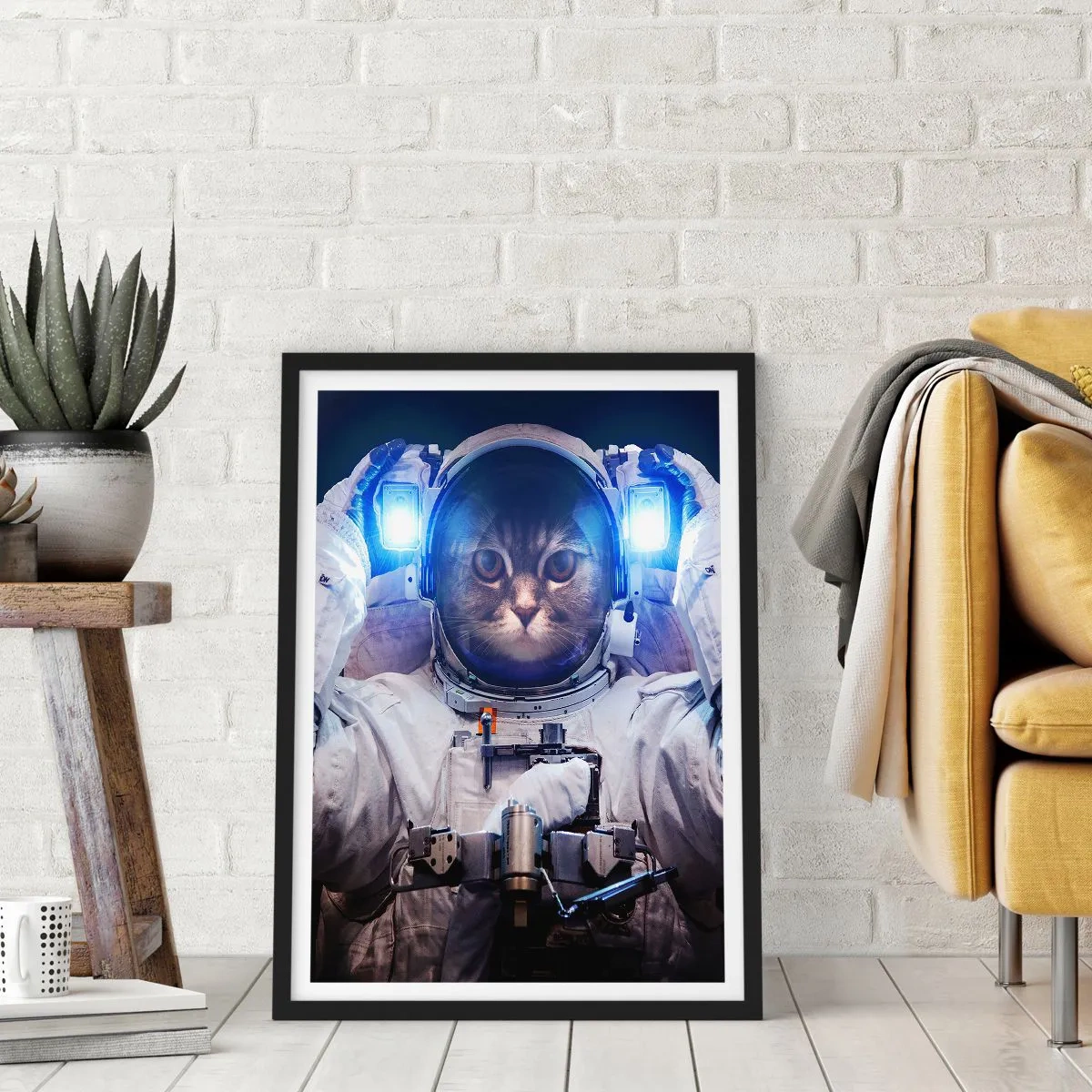 Pôster com moldura preta - Gato astronauta em traje espacial completo - 50x70cm - Houston, temos um problema - Decoração de parede moderna para a sala de estar e quarto ARTTOR