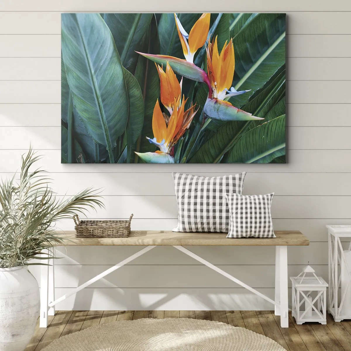 Quadro em tela - Flores exóticas de strelitzia cercadas por folhas verdes - 70x50cm - É uma flor ou é um pássaro? - Decoração de parede moderna para a sala de estar e quarto ARTTOR