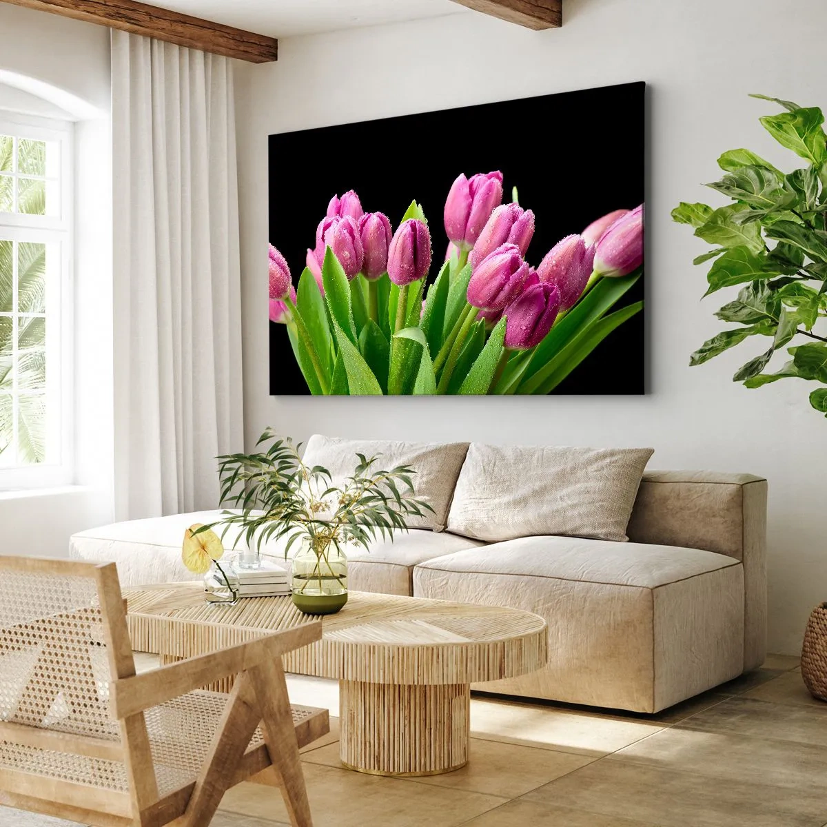 Quadro em tela - Tulipas cor de rosa com gotas de orvalho em um fundo preto - 70x50cm - Alegria lilás da primavera - Decoração de parede moderna para a sala de estar e quarto ARTTOR