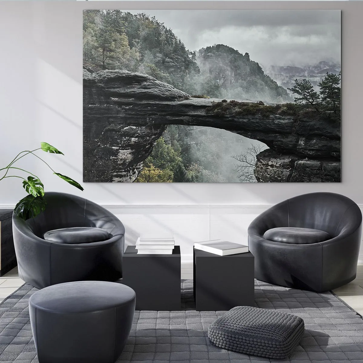 Quadro em vidro - Uma ponte de pedra entre montanhas enevoadas e uma paisagem florestal - 70x50cm - A aventura está prestes a começar - Decoração de parede moderna para a sala de estar e quarto ARTTOR