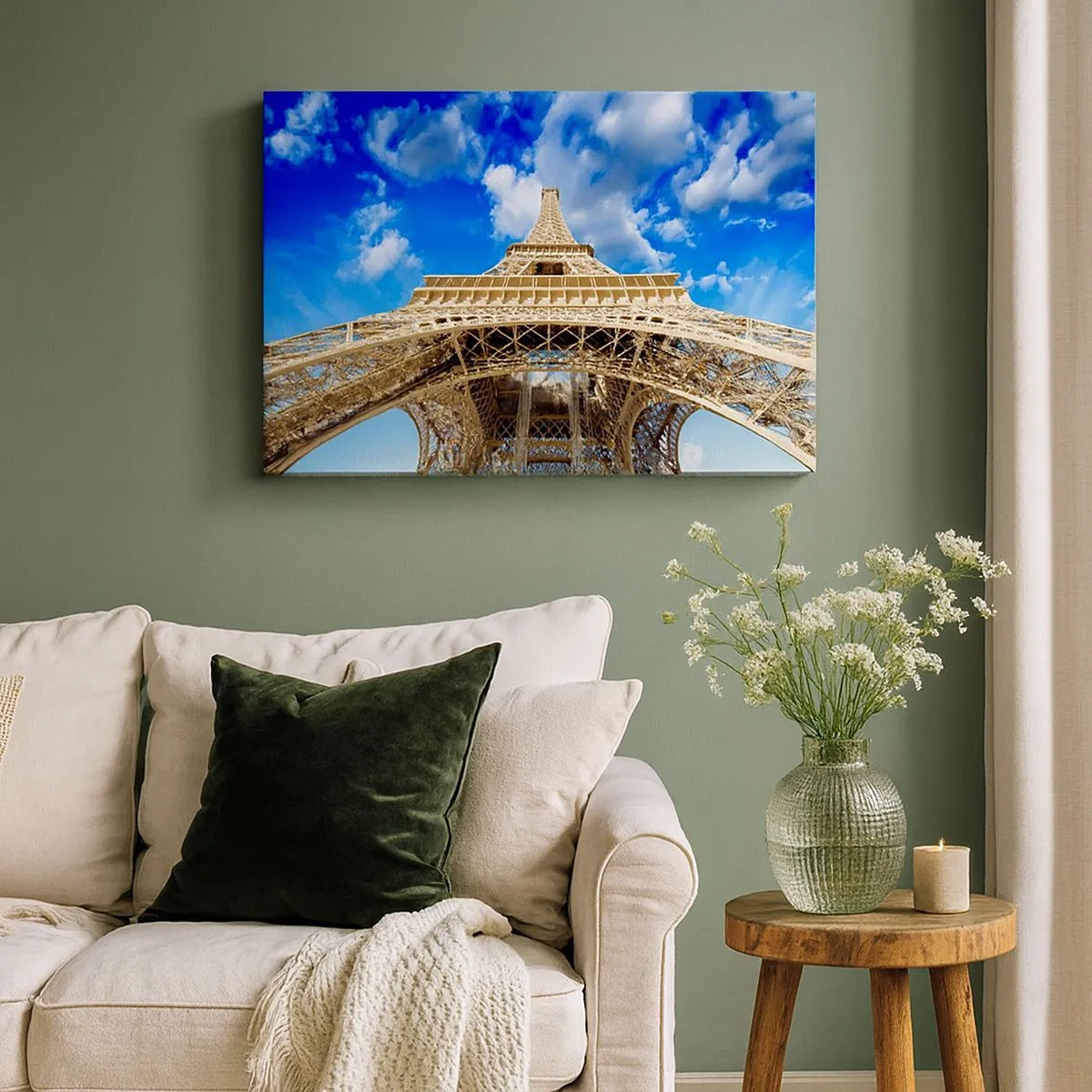 Quadro em tela - A Torre Eiffel vista de baixo contra um céu azul - 70x50cm - Alcançando o céu e as nuvens - Decoração de parede moderna para a sala de estar e quarto ARTTOR