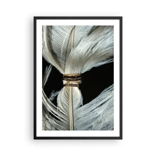 Pôster com moldura preta - Close-up de penas brancas amarradas com uma fita dourada - 50x70cm - ...todos os dias da nossa vida... - Decoração de parede moderna para a sala de estar e quarto ARTTOR