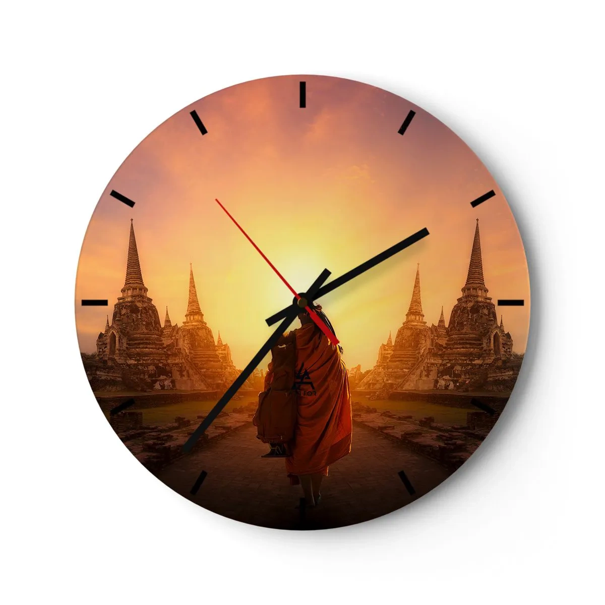 Relógio de parede - Relógio em vidro - Um monge com uma túnica cor de açafrão cercado por templos ao pôr do sol - 30x30cm - Em paz para a eternidade - Decoração de parede moderna para a sala de estar, cozinha e quarto ARTTOR
