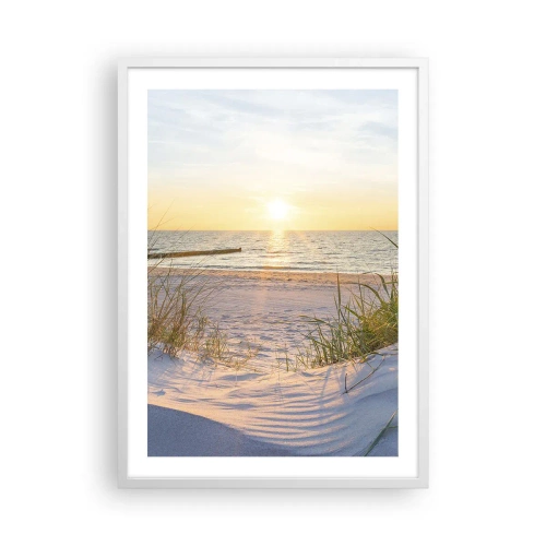 Pôster em moldura branca - O som do mar, o canto dos pássaros, a praia selvagem entre a relva... - 50x70 cm