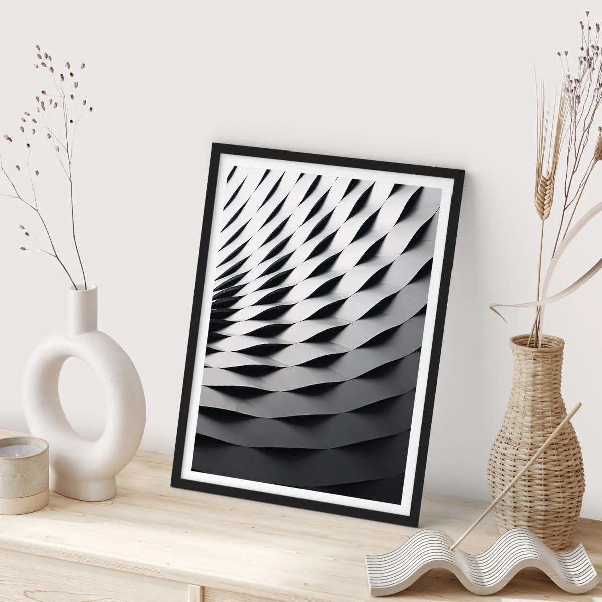 Pôster com moldura preta - Fotografia abstrata de uma estrutura com um padrão preto e branco - 50x70cm - Na superfície das ondas - Decoração de parede moderna para a sala de estar e quarto ARTTOR