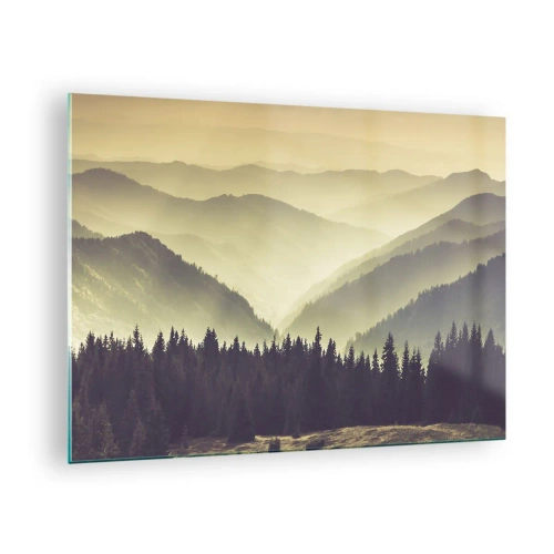 Quadro em vidro - Uma vista enevoada de uma cadeia de montanhas com uma floresta escura em primeiro plano - 70x50cm - Atrás das sete montanhas... - Decoração de parede moderna para a sala de estar e quarto ARTTOR