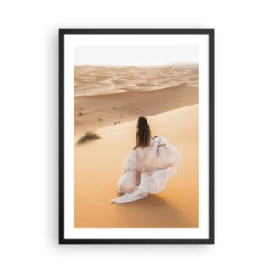 Pôster com moldura preta - Uma mulher com um vestido esvoaçante no deserto - 50x70cm - Fuga para a liberdade - Decoração de parede moderna para a sala de estar e quarto ARTTOR