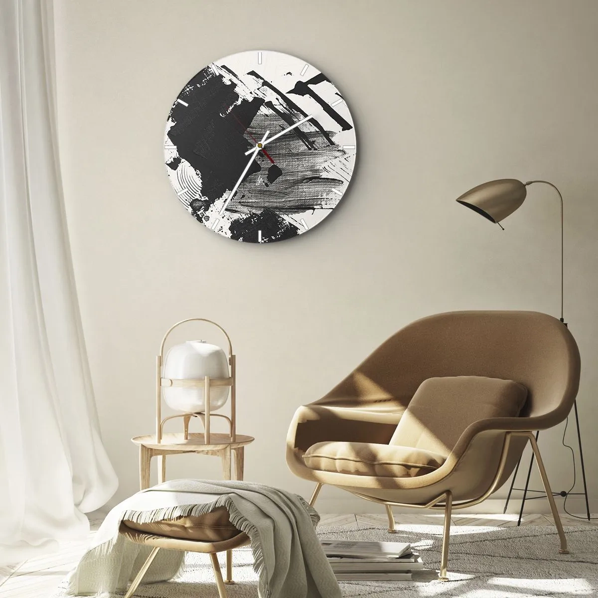 Relógio de parede - Relógio em vidro - Abstração dinâmica em preto e branco com traços largos - 30x30cm - Abstração – expressão do preto - Decoração de parede moderna para a sala de estar, cozinha e quarto ARTTOR