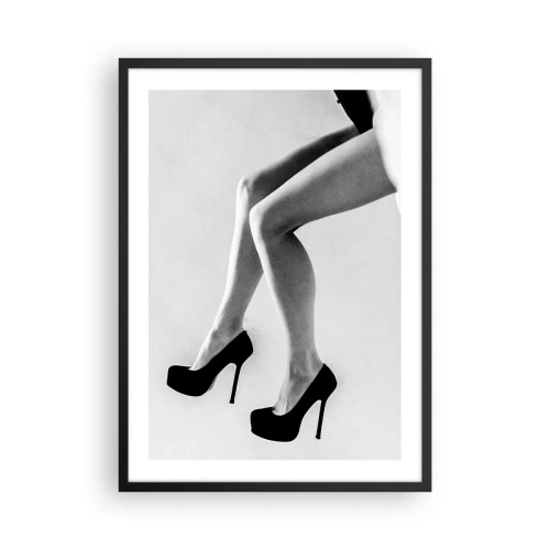 Pôster com moldura preta - Fotografia em preto e branco das pernas de uma mulher de salto alto - 50x70cm - Feminilidade eterna - Decoração de parede moderna para a sala de estar e quarto ARTTOR