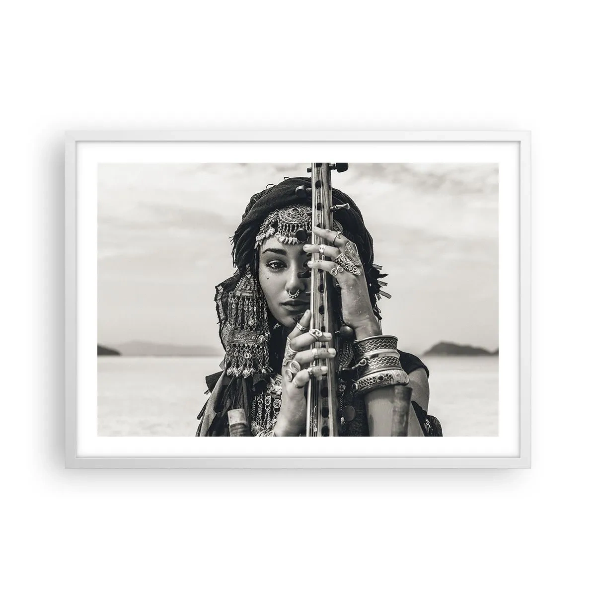 Pôster em moldura branca - A própria música oriental - 70x50 cm