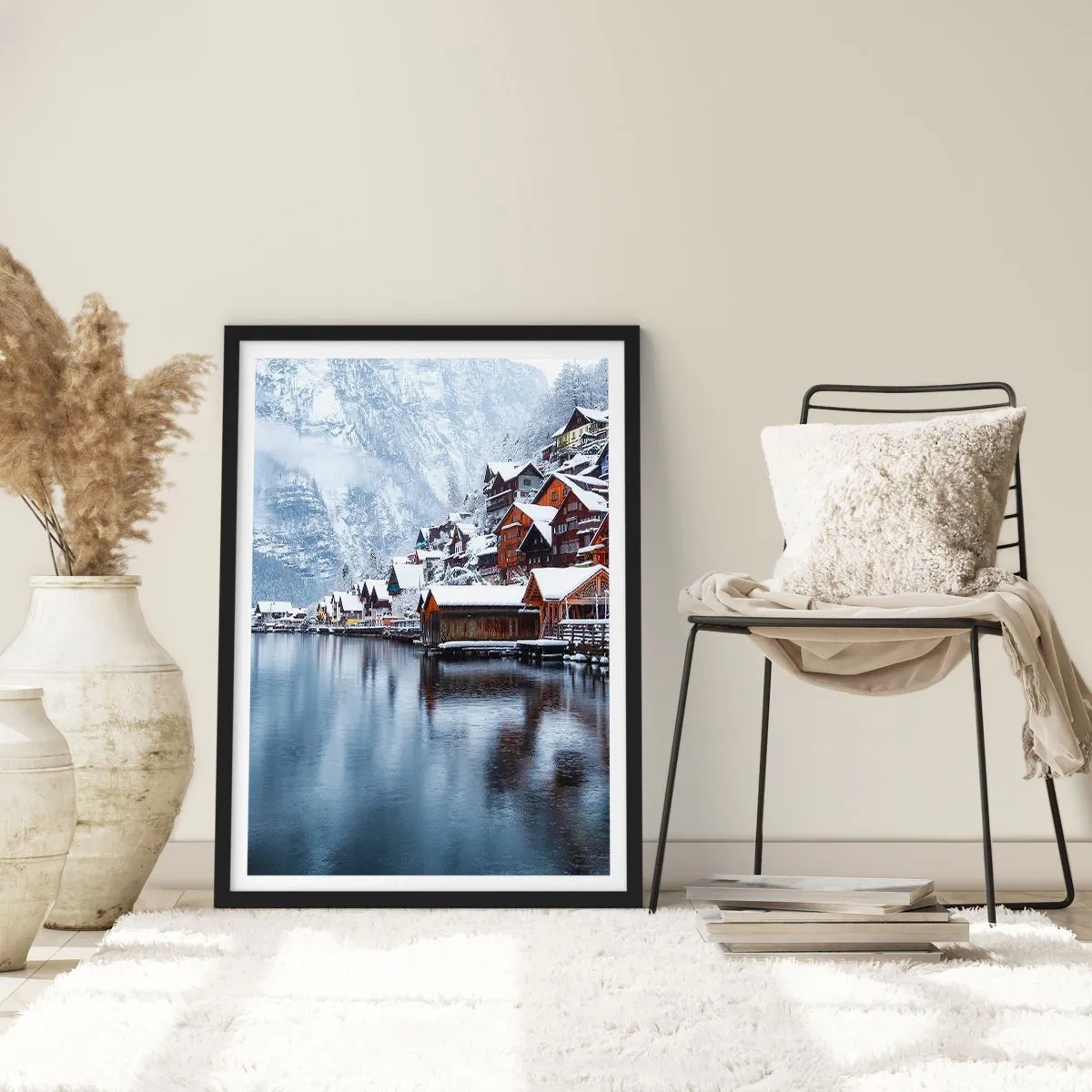 Pôster com moldura preta - Paisagem de inverno de uma vila de montanha perto do lago - 50x70cm - Na decoração de inverno - Decoração de parede moderna para a sala de estar e quarto ARTTOR