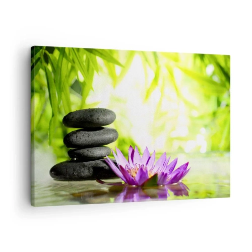 Quadro em tela - Uma pilha de pedras zen e uma flor de lótus sobre um fundo de folhas de bambu. - 70x50cm - Em um arbusto de bambu - Decoração de parede moderna para a sala de estar e quarto ARTTOR