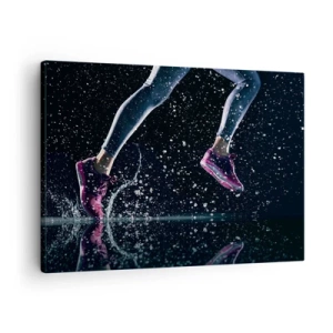 Quadro em tela - Uma foto dinâmica de uma corrida na chuva contra um fundo preto - 70x50cm - Quanta força nas pernas - Decoração de parede moderna para a sala de estar e quarto ARTTOR