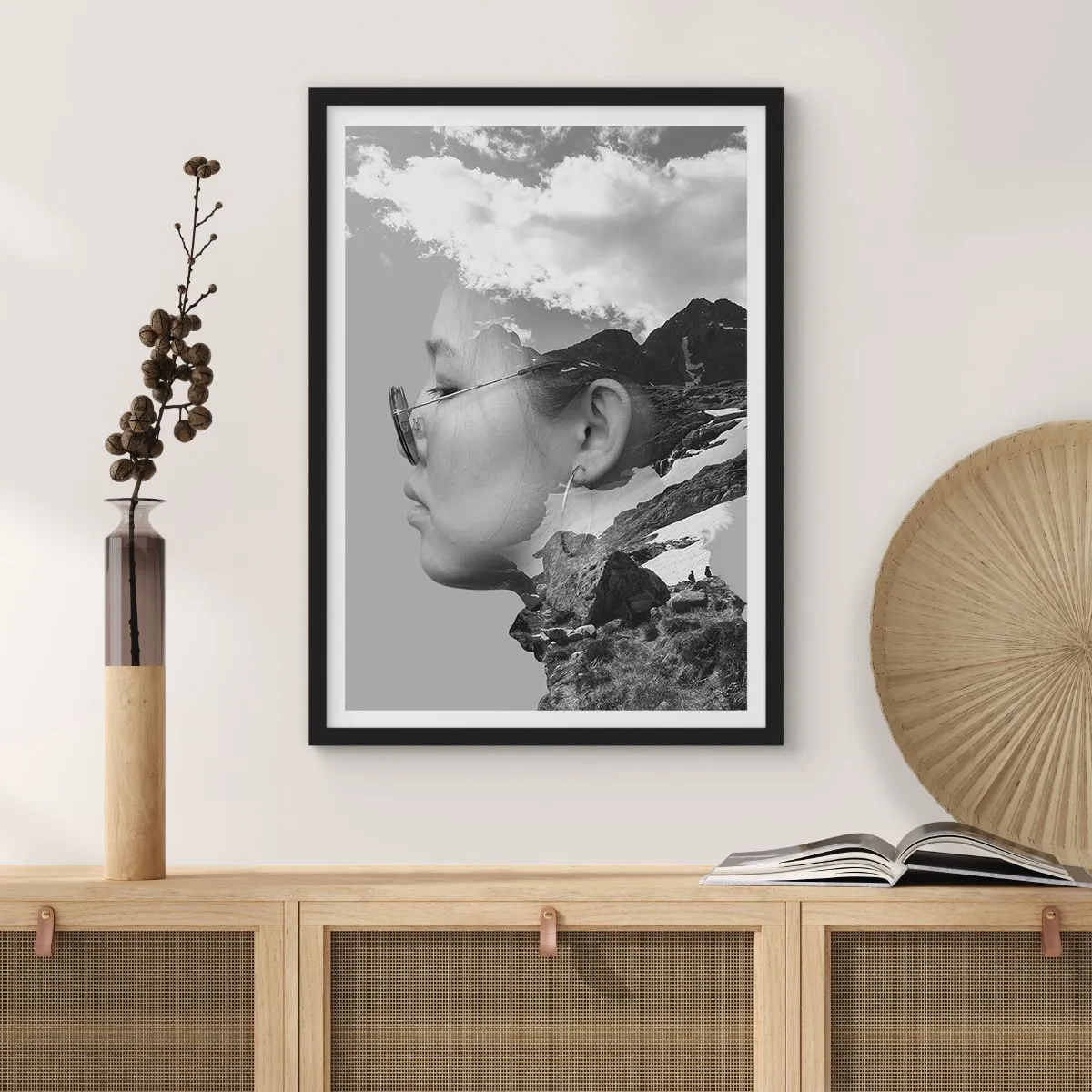 Pôster com moldura preta - Retrato em preto e branco com uma paisagem de montanha e nuvens - 50x70cm - Retrato das montanhas e da nuvem - Decoração de parede moderna para a sala de estar e quarto ARTTOR