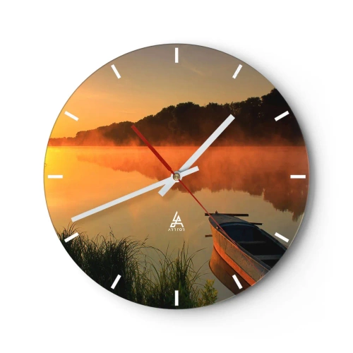 Relógio de parede - Relógio em vidro - Um barco em um lago pela manhã cercado por neblina - 30x30cm - Nascer do sol sobre a água como um espelho - Decoração de parede moderna para a sala de estar, cozinha e quarto ARTTOR
