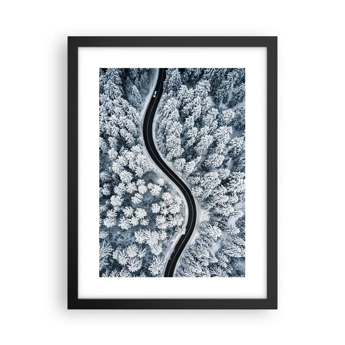 Pôster com moldura preta - Pelaa floresta no inverno - 30x40 cm
