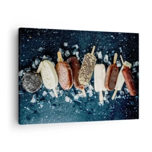 Quadro em tela - Picolés coloridos dispostos no gelo com fundo escuro - 70x50cm - O sabor de um verão quente - Decoração de parede moderna para a sala de estar e quarto ARTTOR