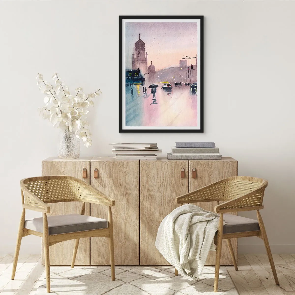 Pôster com moldura preta - Cena da cidade com silhuetas de pessoas e luzes na névoa da chuva - 50x70cm - Na névoa chuvosa - Decoração de parede moderna para a sala de estar e quarto ARTTOR