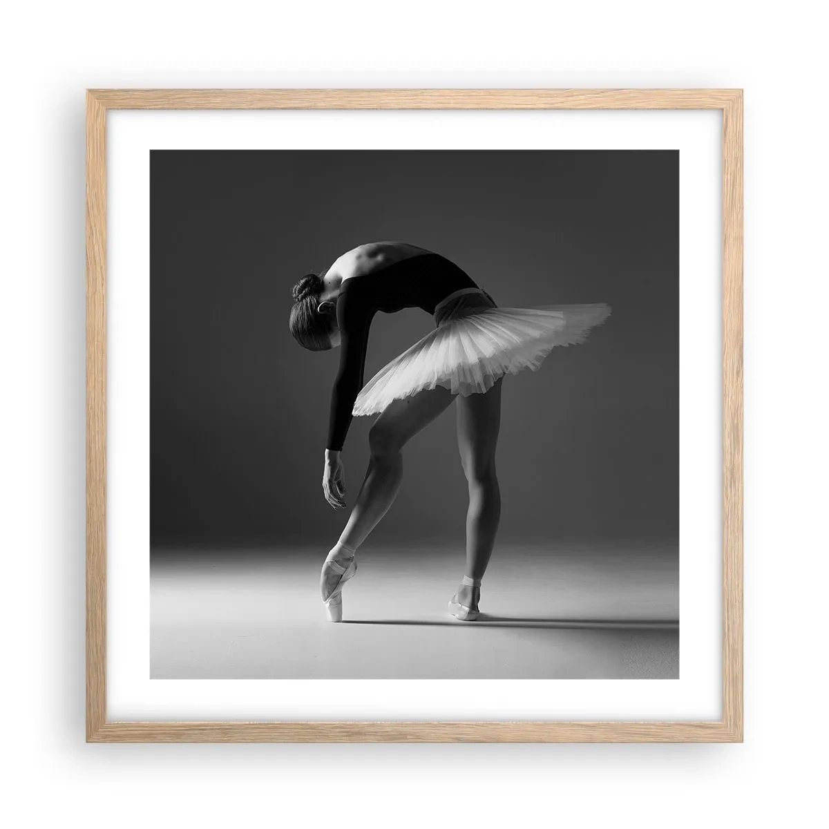 Pôster com moldura de carvalho claro - Bella balerina - 50x50 cm