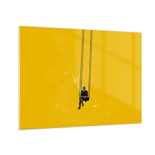 Quadro em vidro - Uma figura em um balanço pendurada em um fundo amarelo - 70x50cm - Dia como todos os dias - Decoração de parede moderna para a sala de estar e quarto ARTTOR