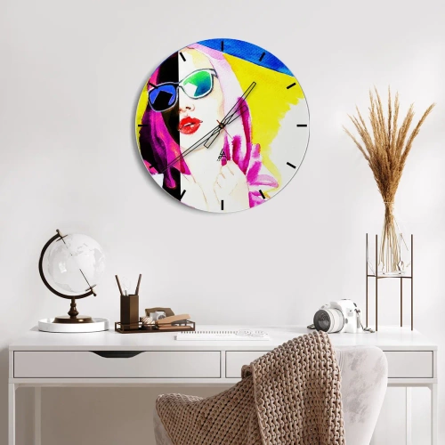Relógio de parede - Relógio em vidro - Mulher com óculos de pop art - 30x30cm - Eu não sou branca e não sou preta - Decoração de parede moderna para a sala de estar, cozinha e quarto ARTTOR