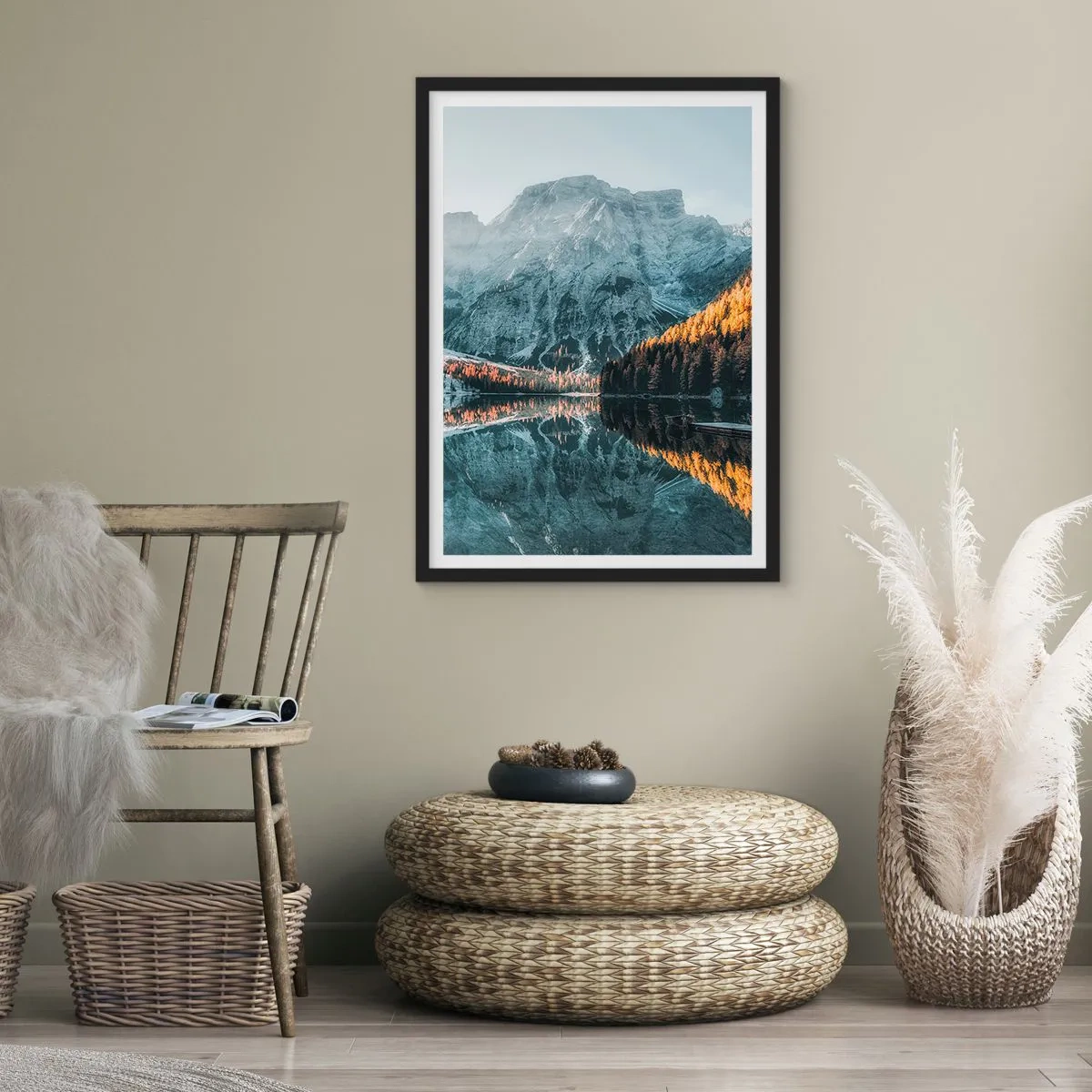 Pôster com moldura preta - Paisagem montanhosa refletida no lago ao pôr do sol - 50x70cm - Paisagem espelhada - Decoração de parede moderna para a sala de estar e quarto ARTTOR
