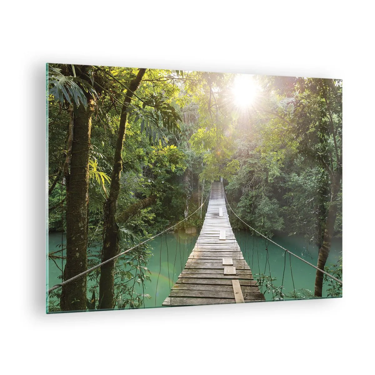 Quadro em vidro - Uma ponte suspensa em uma floresta tropical iluminada pela luz do sol. - 70x50cm - Da água azul para a floresta azul - Decoração de parede moderna para a sala de estar e quarto ARTTOR