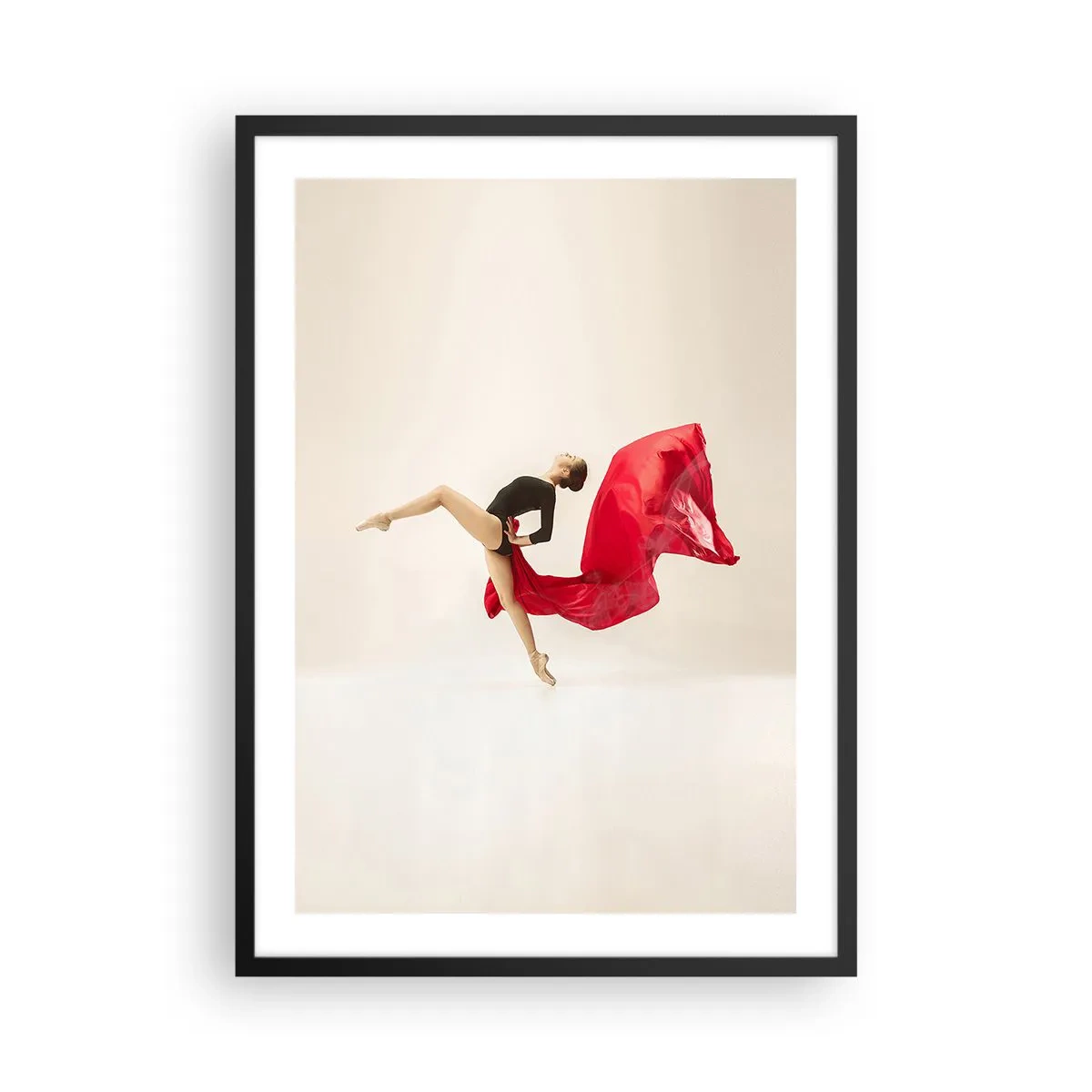 Pôster com moldura preta - Uma dançarina em uma roupa preta com tecido vermelho em movimento - 50x70cm - Vermelho e preto - Decoração de parede moderna para a sala de estar e quarto ARTTOR