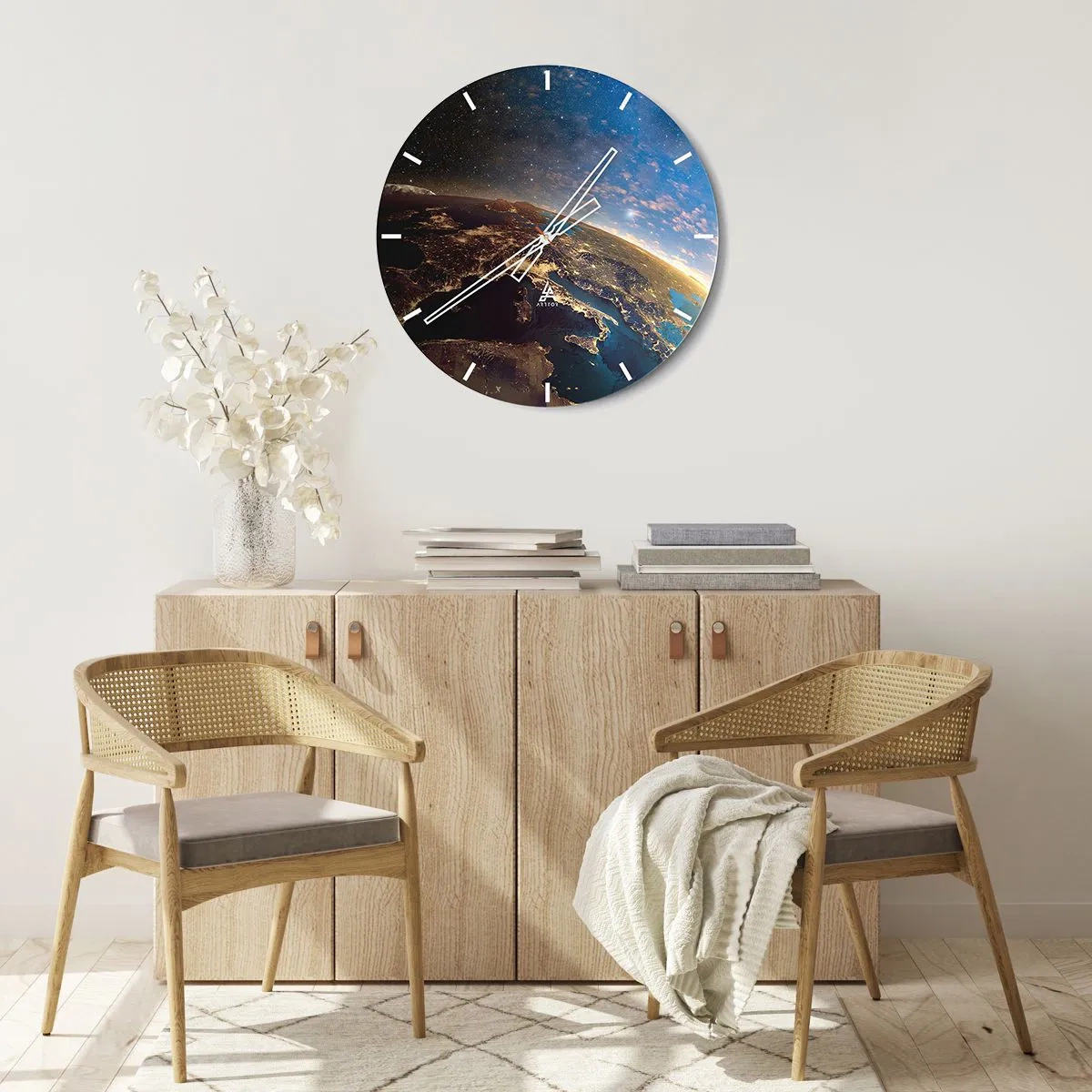 Relógio de parede - Relógio em vidro - Vista da Terra do espaço com continentes iluminados - 30x30cm - Vamos olhar para nós mesmos à distância - Decoração de parede moderna para a sala de estar, cozinha e quarto ARTTOR