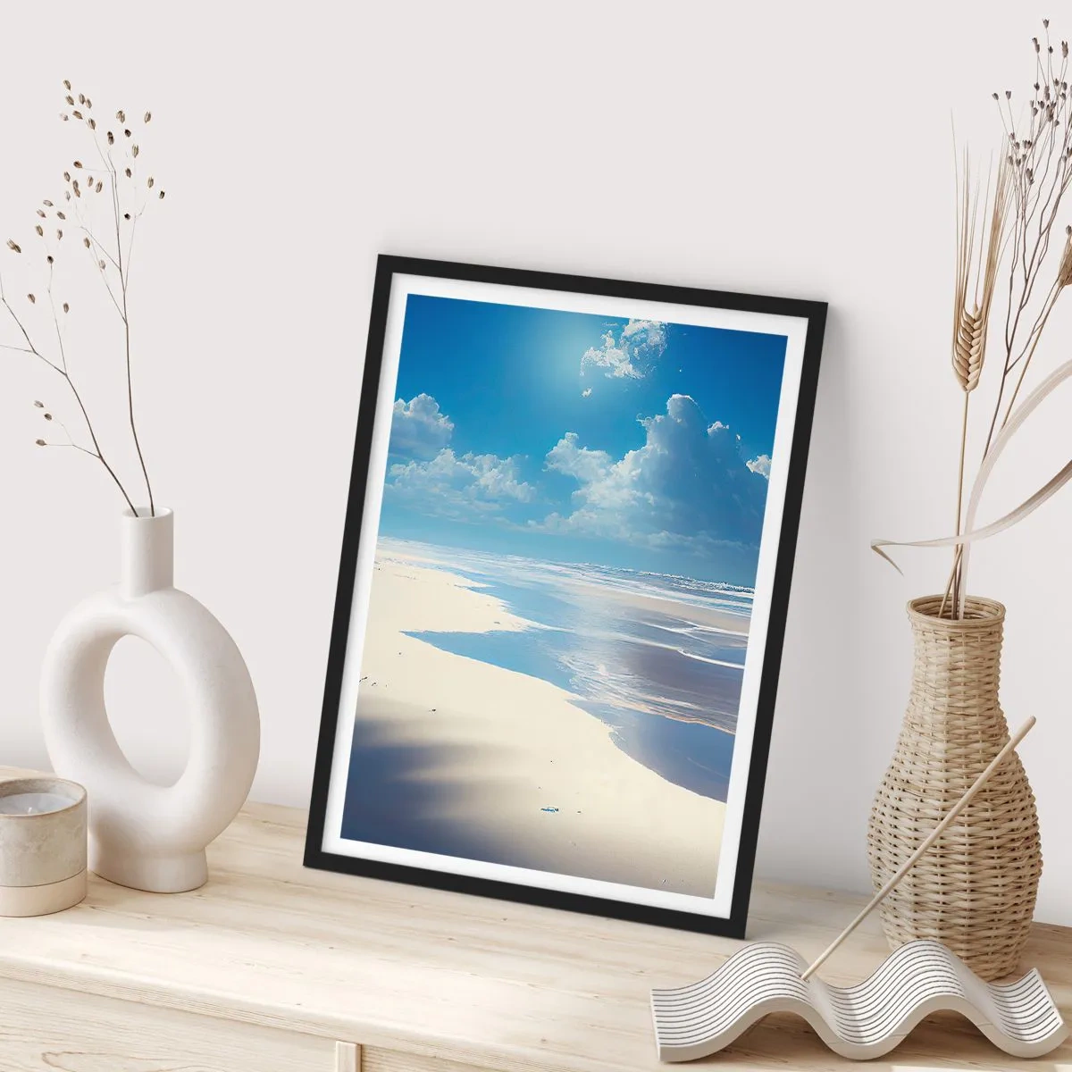 Pôster com moldura preta - Uma praia ensolarada com o céu refletido na água - 50x70cm - Férias no paraíso - Decoração de parede moderna para a sala de estar e quarto ARTTOR