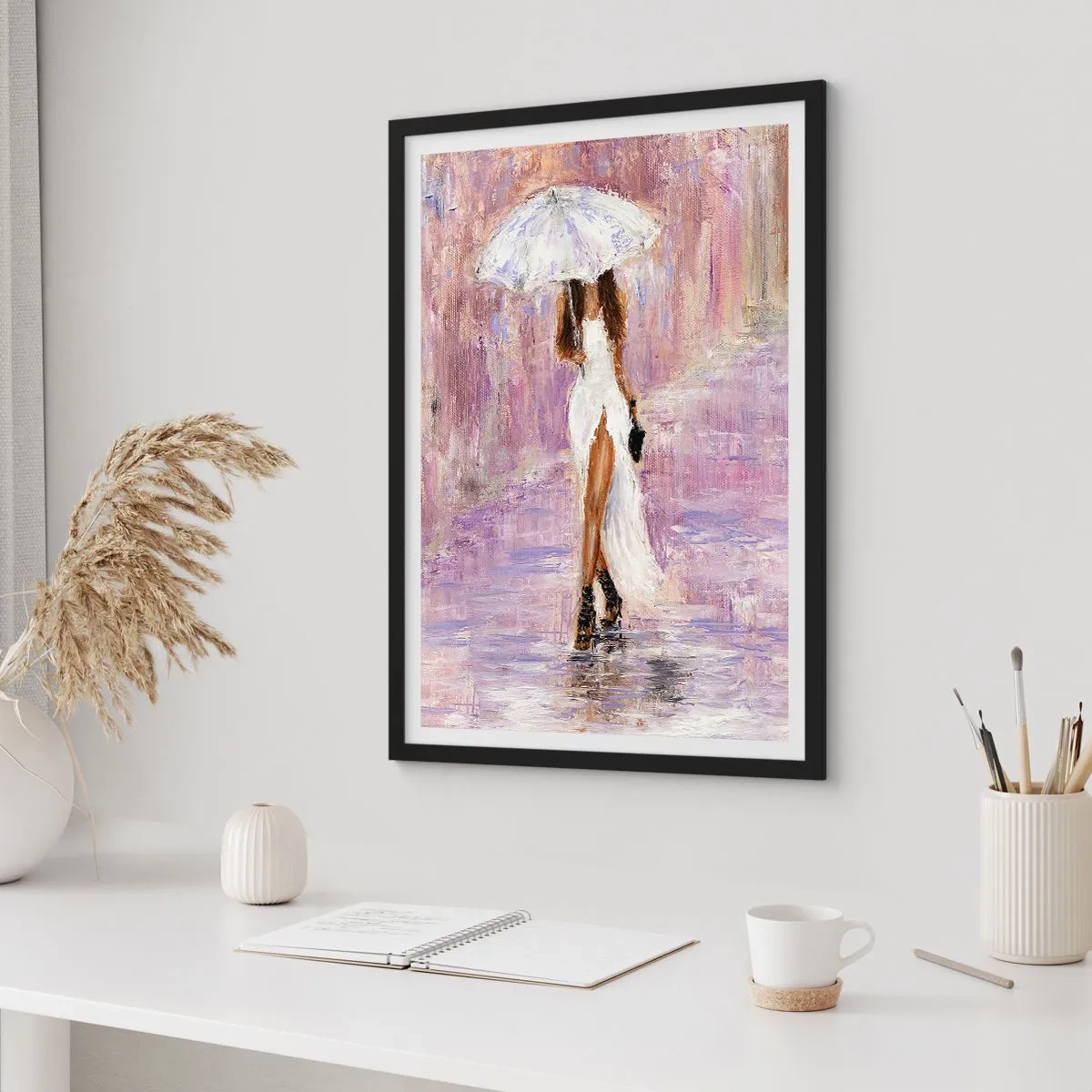 Pôster com moldura preta - Mulher com guarda-chuva na chuva - 50x70cm - Na chuva lilás - Decoração de parede moderna para a sala de estar e quarto ARTTOR