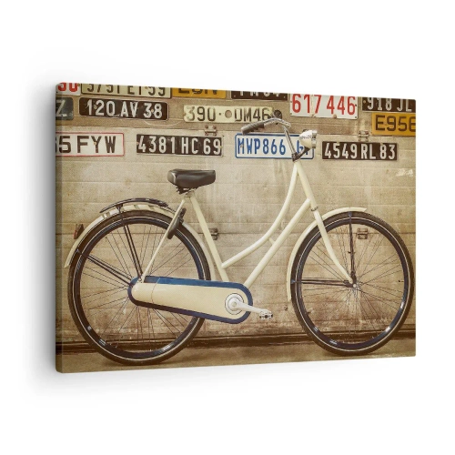 Quadro em tela - Uma bicicleta retrô contra uma parede decorada com placas de veículos - 70x50cm - Sem complexos - Decoração de parede moderna para a sala de estar e quarto ARTTOR