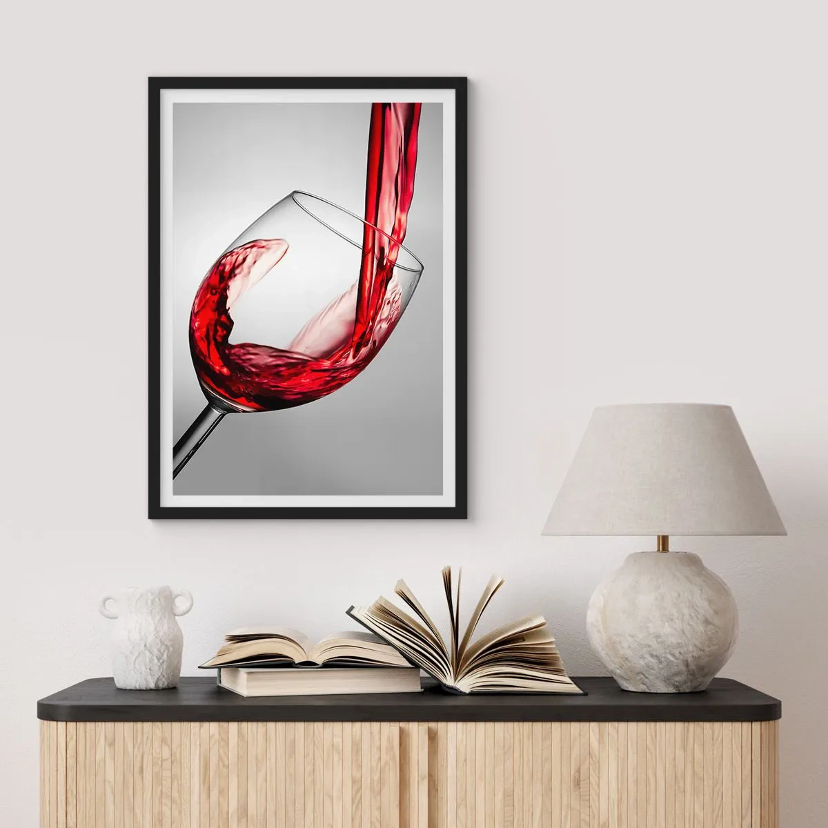 Pôster com moldura preta - Vinho tinto sendo servido em um copo - 50x70cm - Cor - movimento - som - Decoração de parede moderna para a sala de estar e quarto ARTTOR
