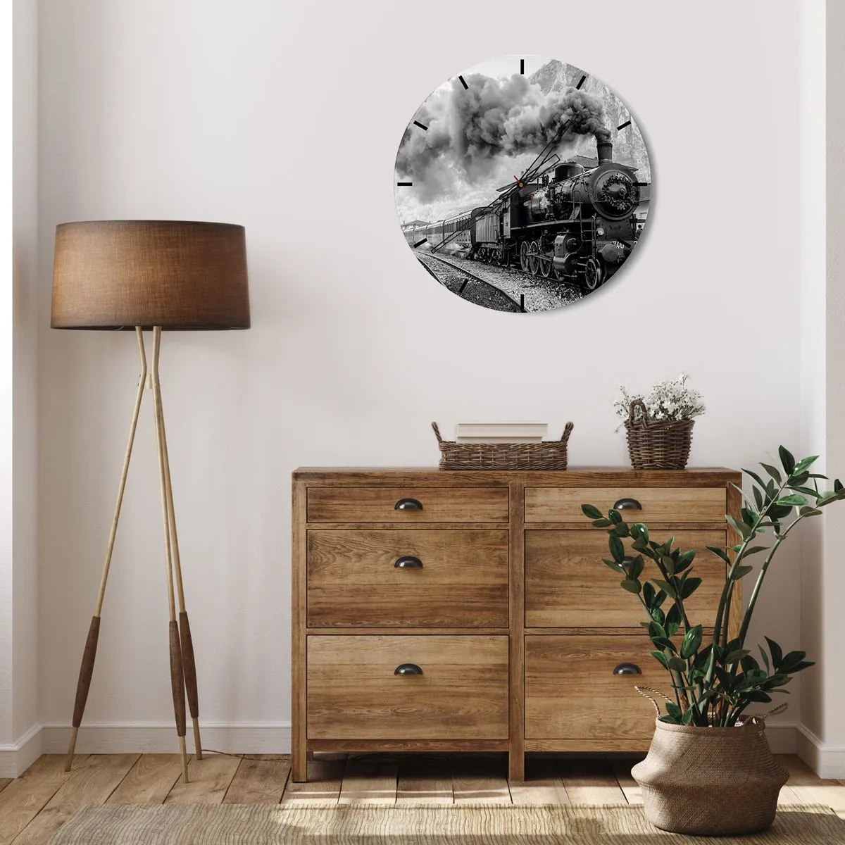 Relógio de parede - Relógio em vidro - Uma locomotiva a vapor preta e branca com uma chaminé fumegante - 30x30cm - À espera na estação... - Decoração de parede moderna para a sala de estar, cozinha e quarto ARTTOR
