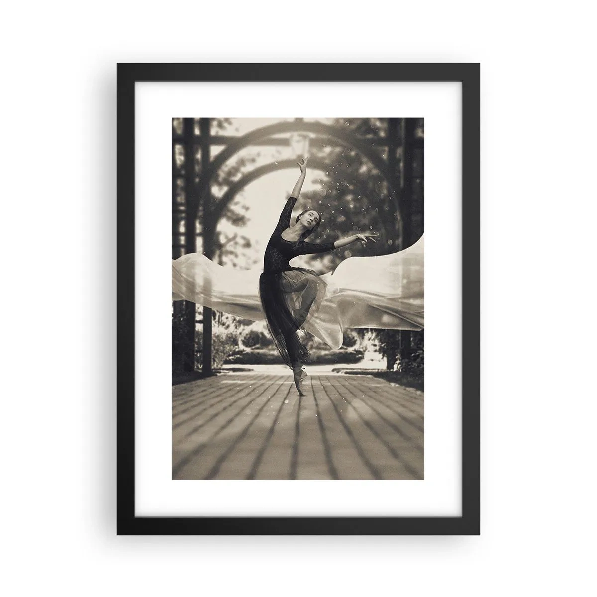 Pôster com moldura preta - A dança do espírito do jardim - 30x40 cm
