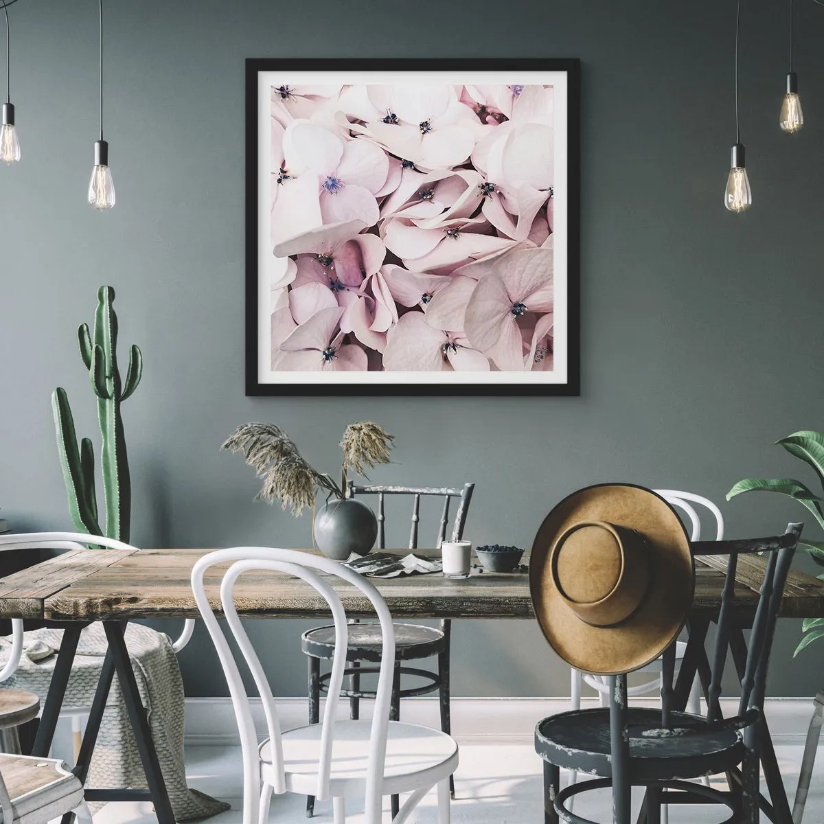 Pôster com moldura preta - Em uma inundação de flores - 50x50 cm